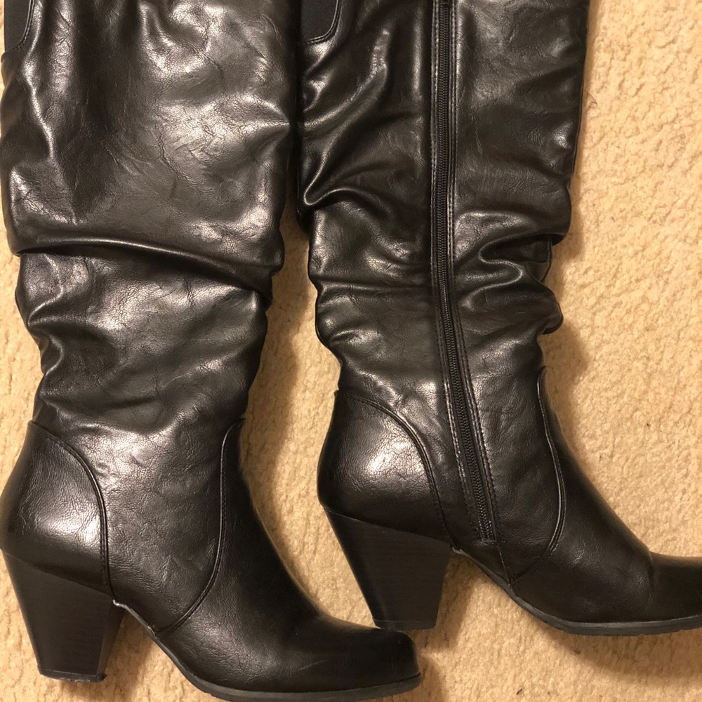 Black Knee boots